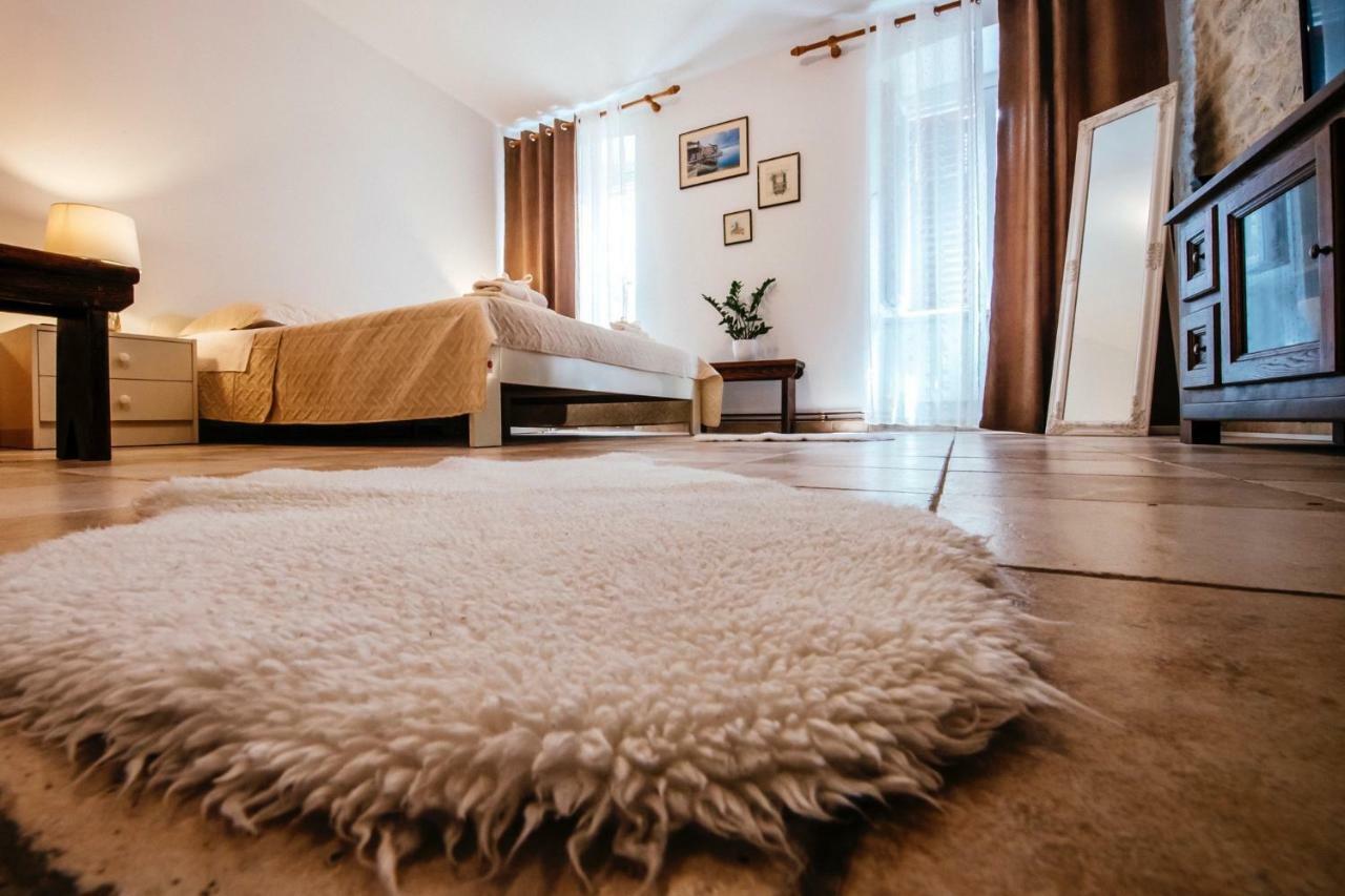 Heart Of Town Apartment Zadar Exterior photo