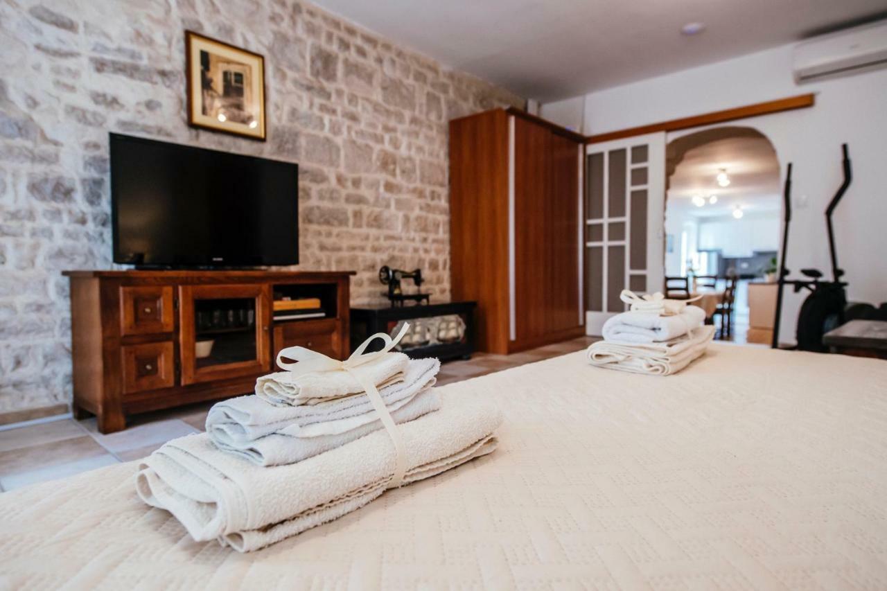 Heart Of Town Apartment Zadar Exterior photo